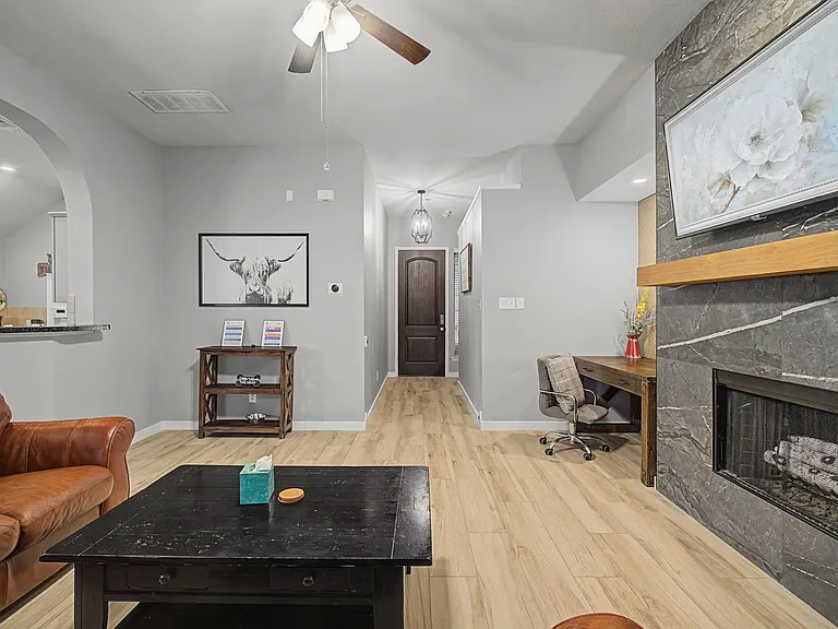 2409 Mallard Dr — Photo 8