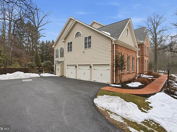 3rd image of 16817 Colton Ct