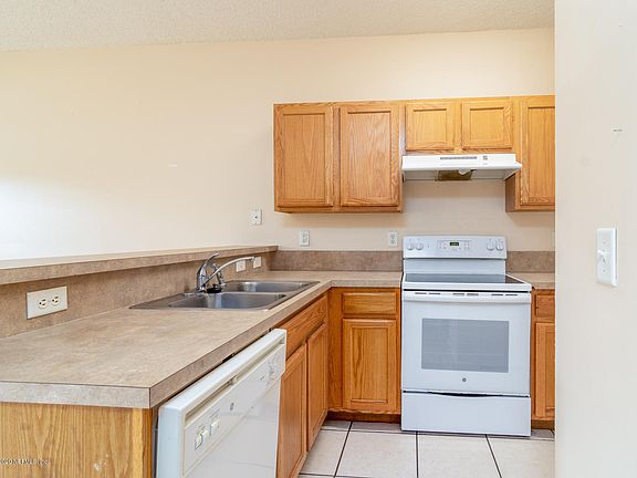 5th image of 470 Sherwood Oaks Dr