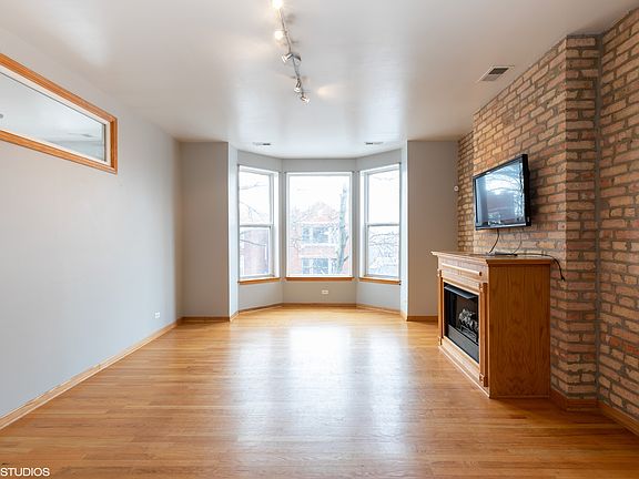 4th image of 6651 S Maryland Ave APT 3W