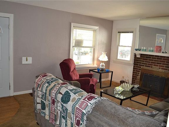 5th image of 2324 Rosemont Blvd
