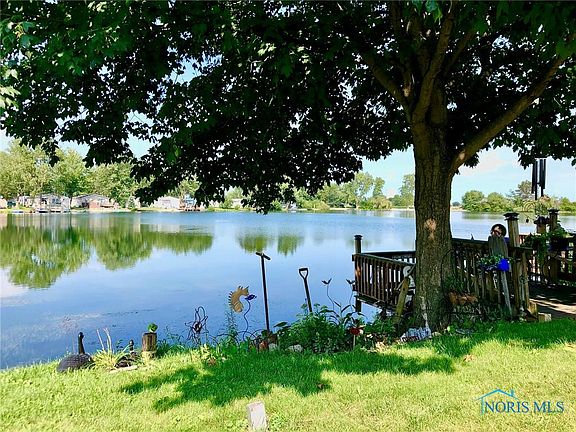3rd image of 216 Lakeview Dr