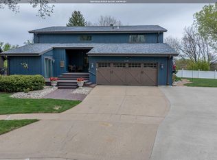 1621 Hiawatha Trl, Sioux City, IA 51104
