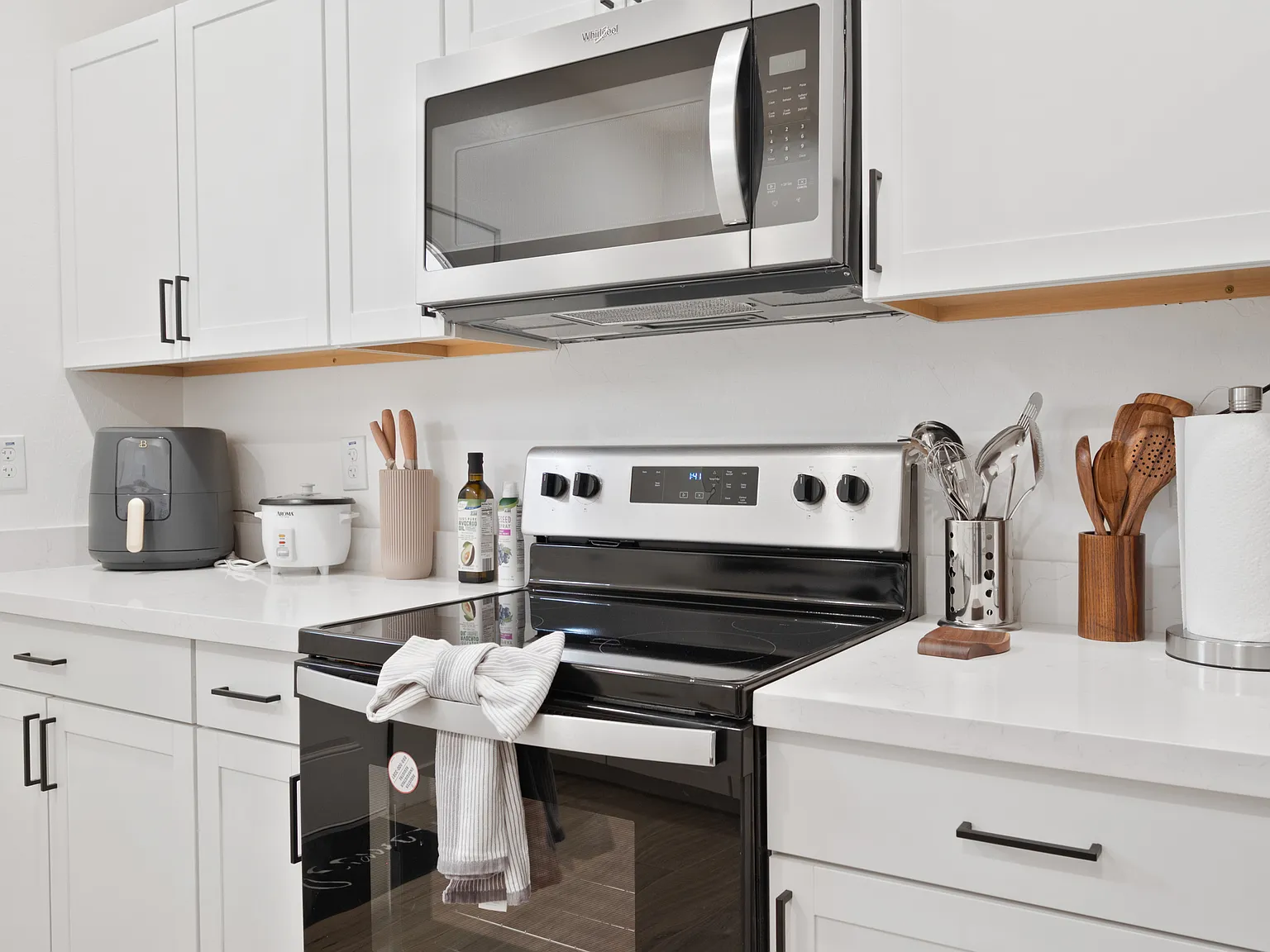 2 bed, 750 sqft, $2,250 — Photo 3