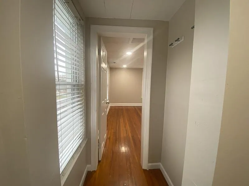 2 bed, 1.0 bath, 1000 sqft, $1,400 — Photo 3