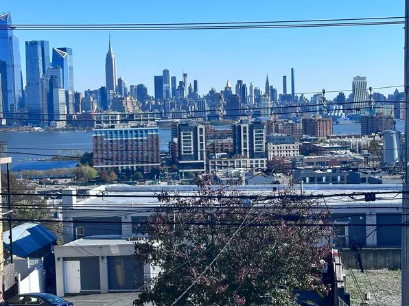 809 Palisade Avenue image 1 of 22