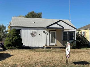 1720 N Maple St, Russell, KS 67665