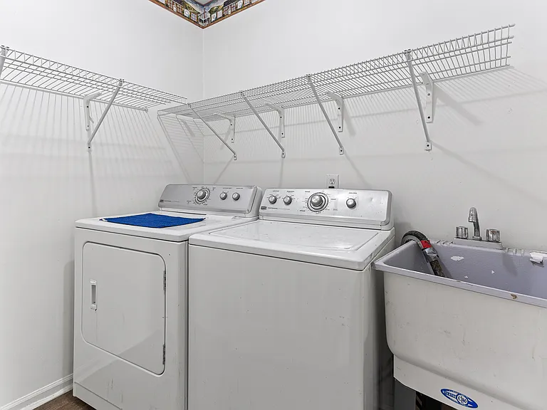 42137 Trent Dr — Photo 6