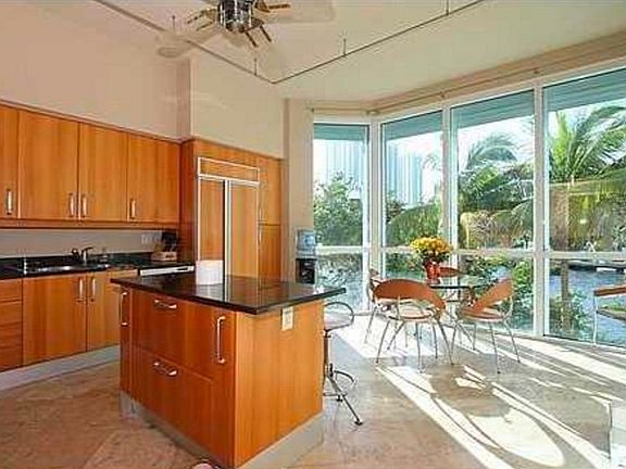 5th image of 16500 Collins Ave #Th-8