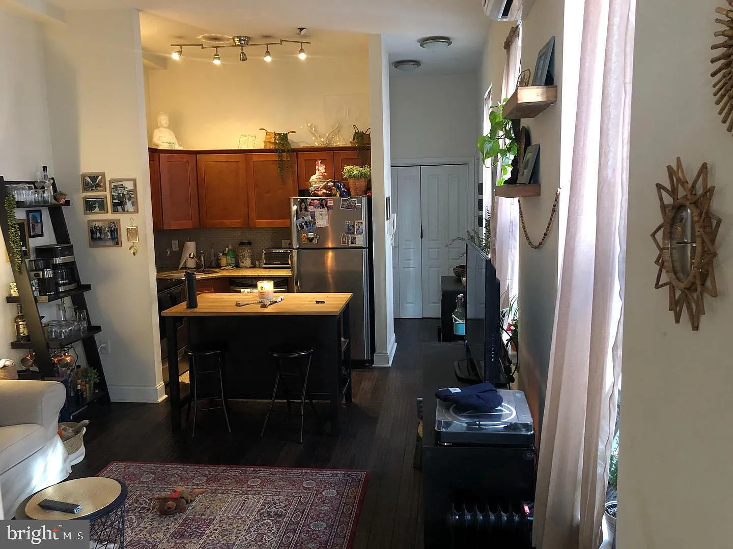1 bed, 1.0 bath, $1,650 — Photo 2
