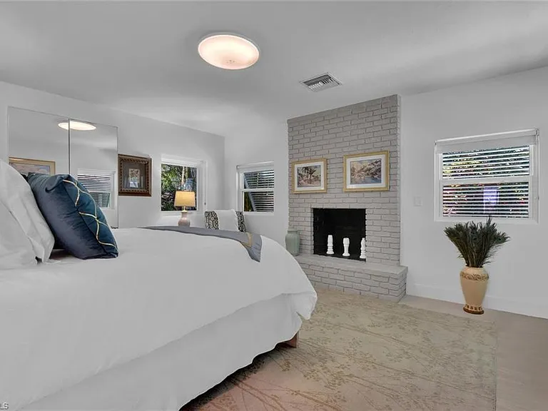 2143 Marina Dr — Photo 23