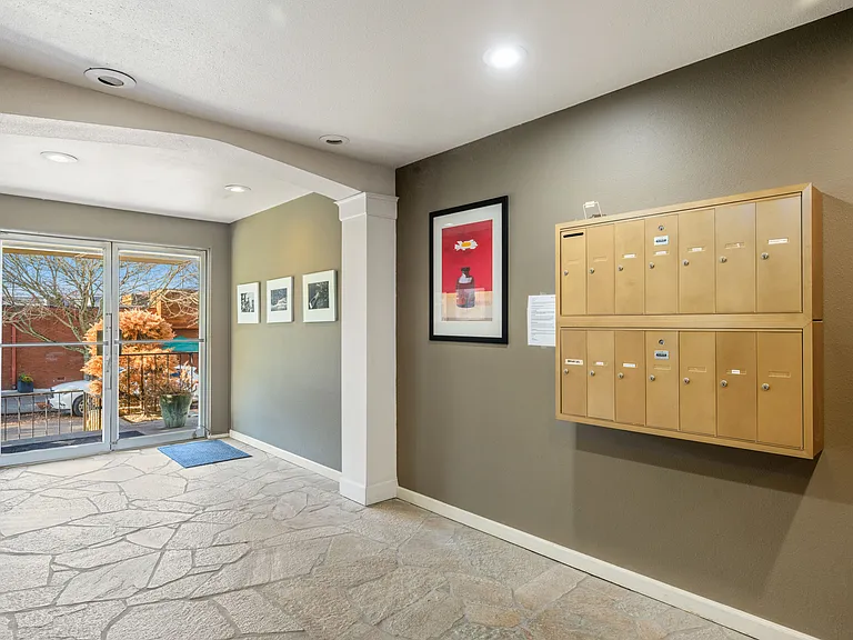 Walnut Manor — Photo 10