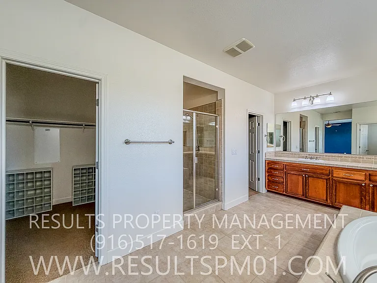 2425 Foxcroft Cir — Photo 39