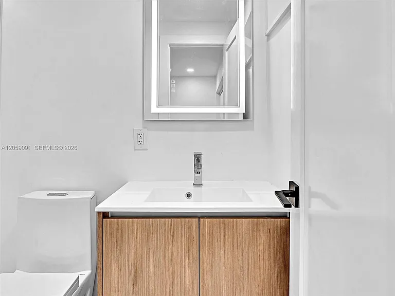 11900 N Bayshore Dr #104 — Photo 11