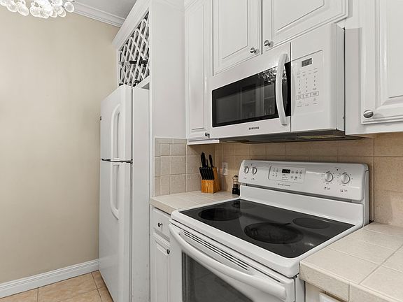 5th image of 120 E Campeche St #B-6