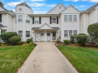 3 Victorian Lane, Medford, NY 11763