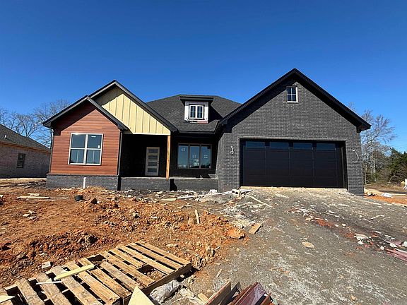 4th image of 744 Grand Valley Loop