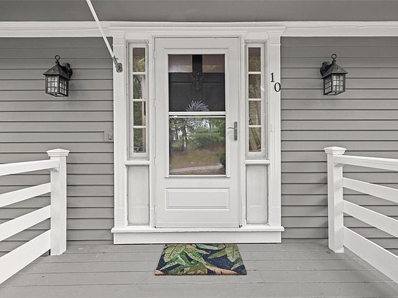 2nd image of 10 Flint Locke Dr