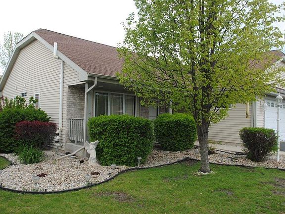 2nd image of 8865 S Chesapeake Ct #2