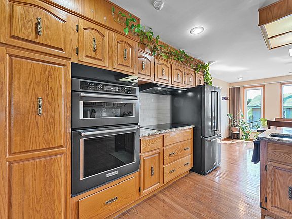 3rd image of 16735 79a Ave NW