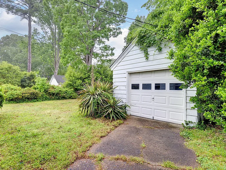 39 Westover Rd — Photo 5