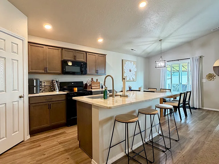 12735 Kinaid St — Photo 3