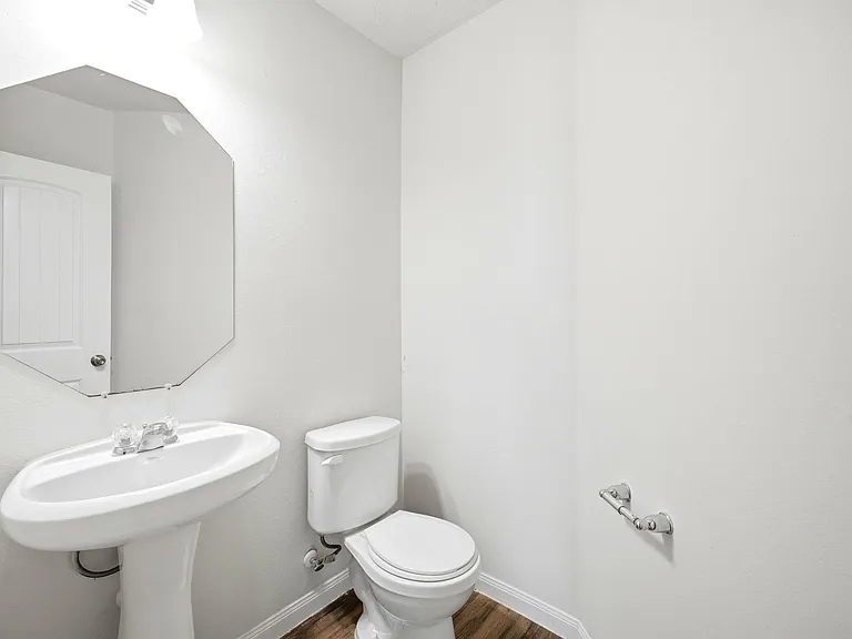 19 Santa Barbara Dr — Photo 17