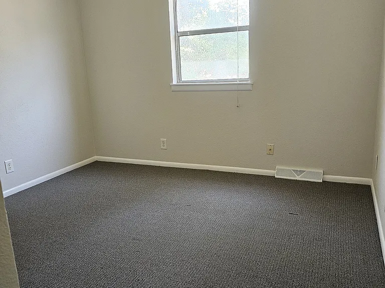 1137 S Bryan Ave — Photo 12