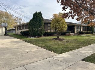 101 S Jane Dr, Elgin, IL 60123