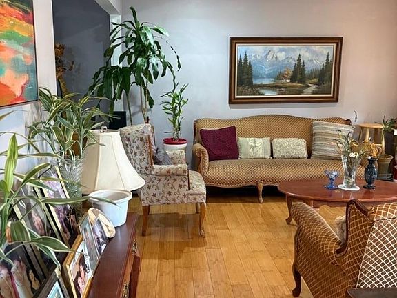 4th image of 30 Harding Ave
