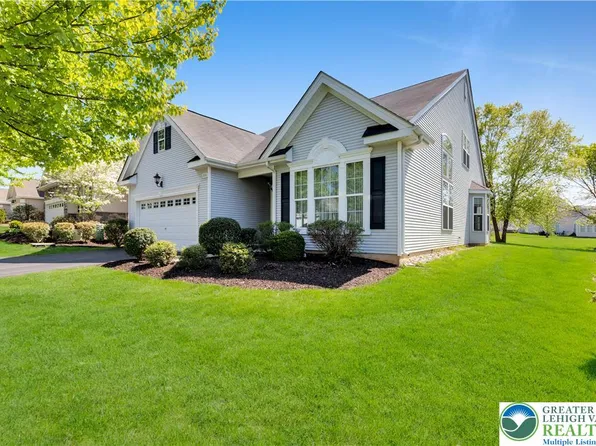 2088 Kingsview Rd, Macungie, PA 18062
