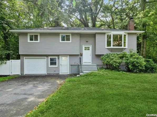 6 Regal Drive, Huntington, NY 11743