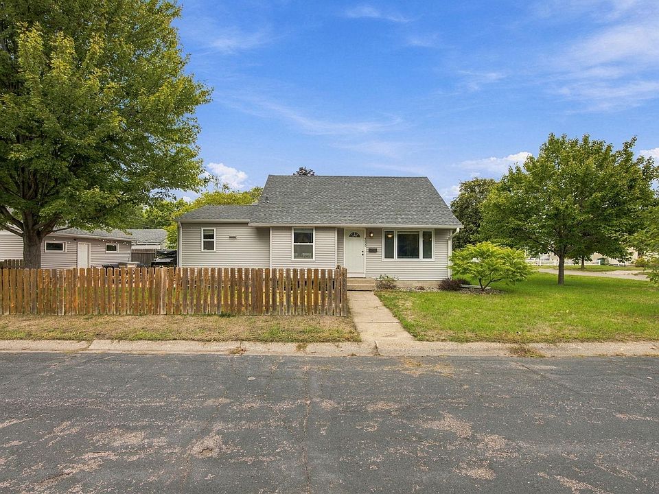 1st image of 4800 6th St NE