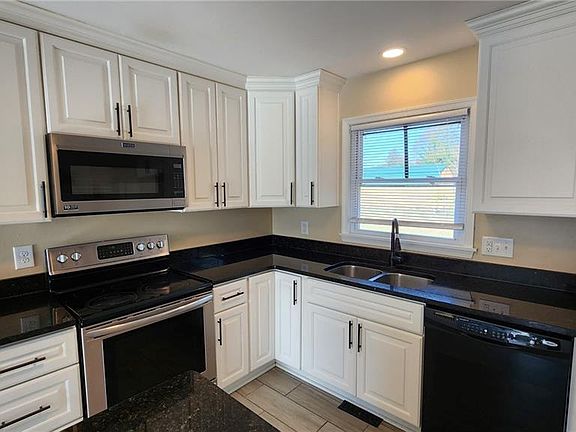 2nd image of 1402 Quiet Ct