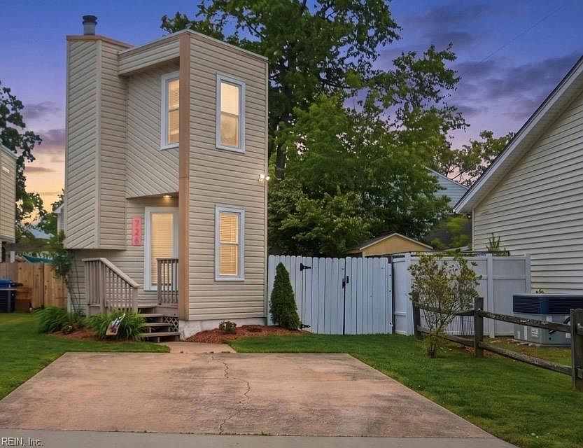 1st image of 726 Carolina Ave