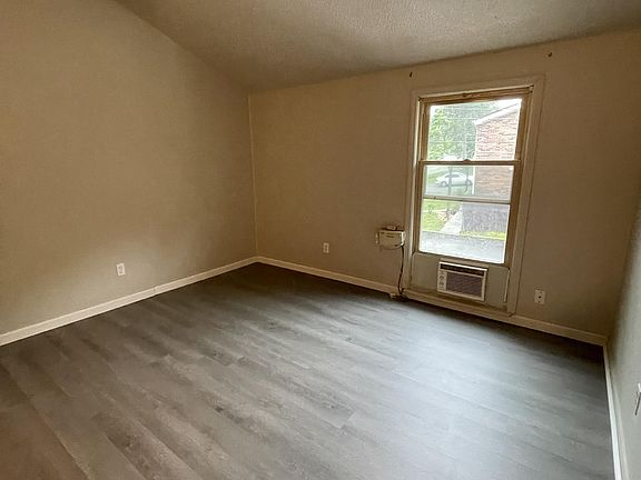 5th image of 914 Sparta Dr APT 106