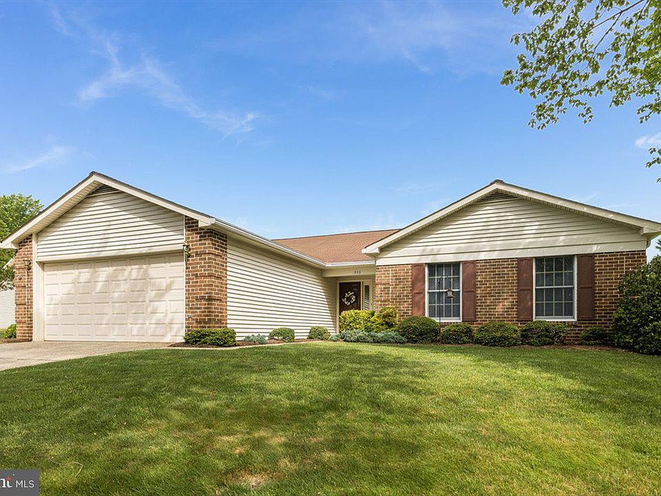 1st image of 846 Singing Hills Ct