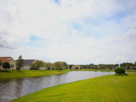 4th image of 955 Hazeltine Ct