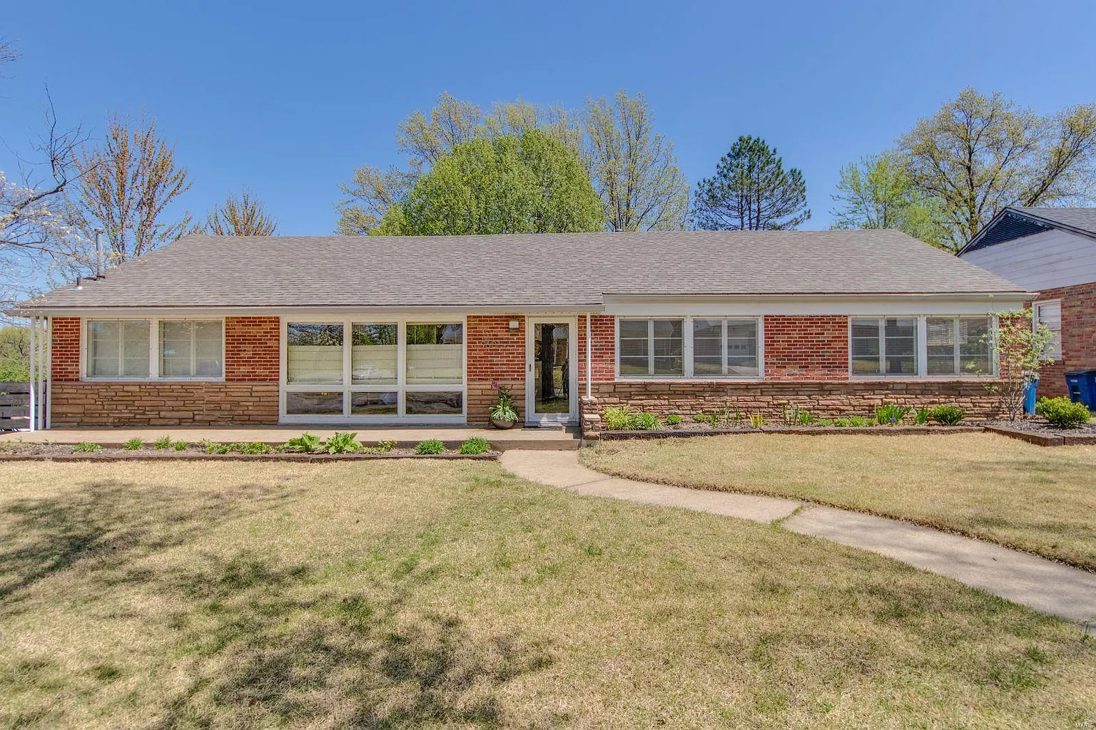 960 Jeanerette Dr photo 1