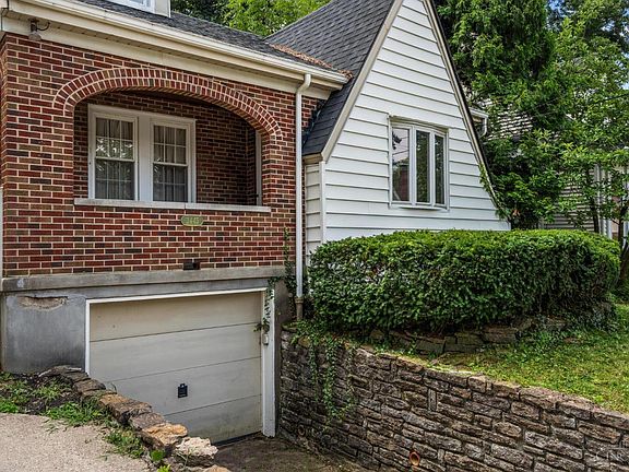 4th image of 3445 Oak View Pl