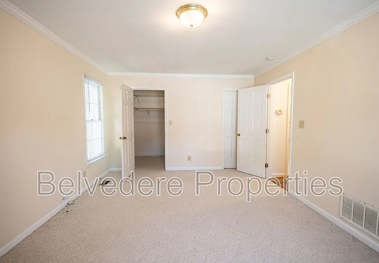 8 Barrett Pl — Photo 12