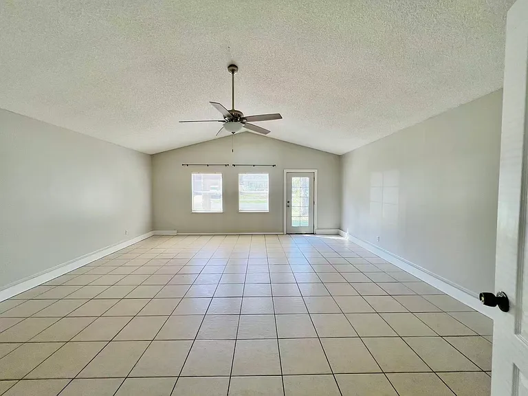 152 Summerset Dr — Photo 11
