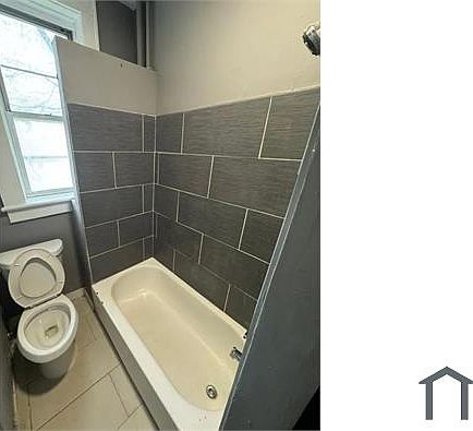 5th image of 717 Arlington Ave APT 2C