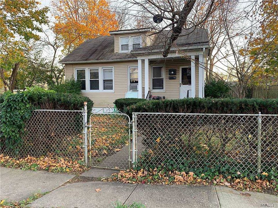 1st image of 330 Clayton St