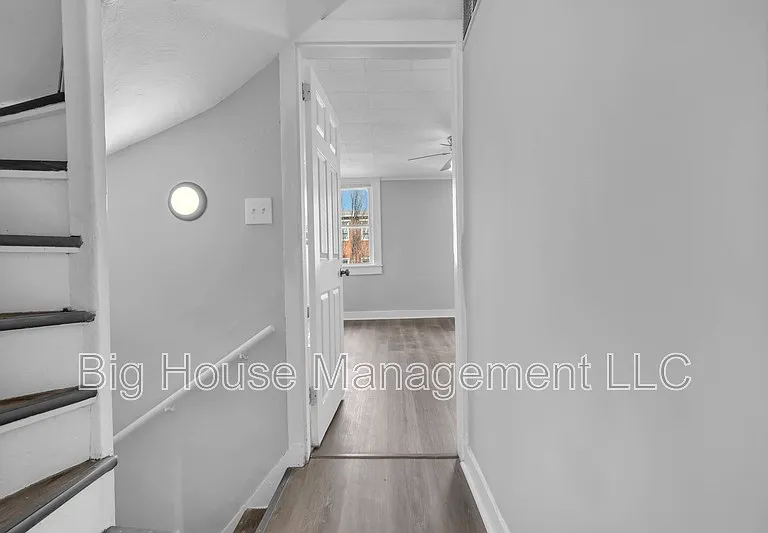 1105 W Lombard St — Photo 19