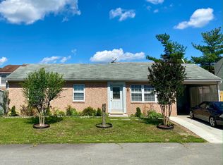 7315 Beverly Park Dr, Springfield, VA 22150
