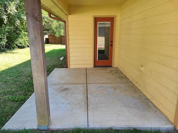 4th image of 2214 Cottonwood Ct
