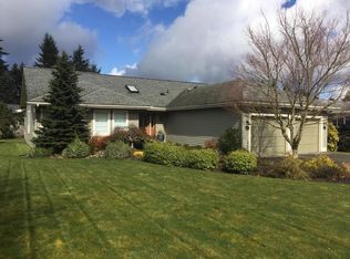 7600 NE Meadowmeer Ln, Bainbridge Island, WA 98110