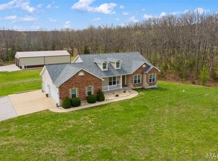 10040 Meadowbrook Ct, Mineral Point, MO 63660