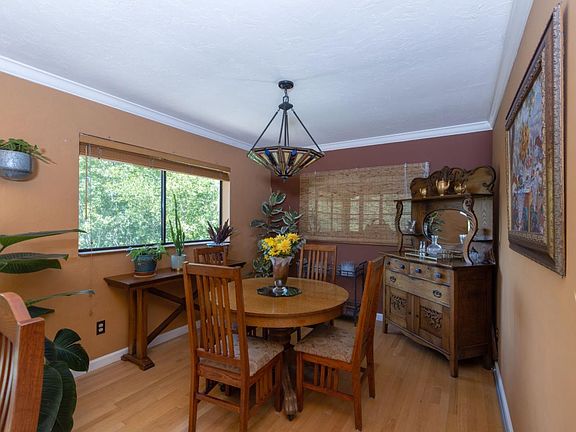 5th image of 646 Blue Ridge Dr